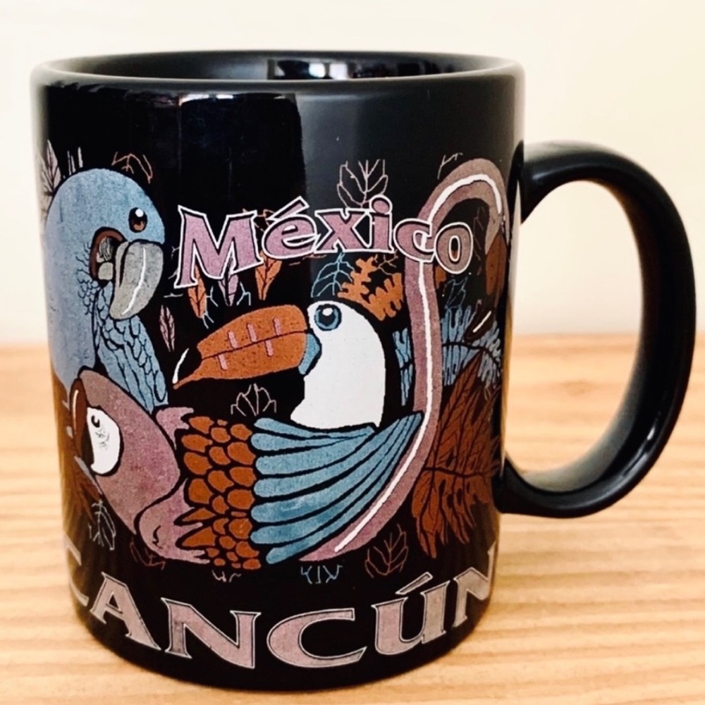 VTG Cancun Mexico Toucan & Parrot Mug